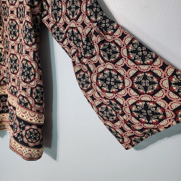 Abercrombie & Fitch V-Neck Bell Sleeve Top - Picture 11 of 11